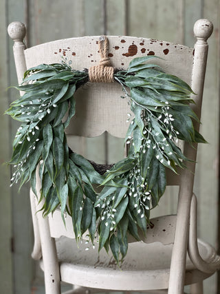 16" Hourglass Greens Wreath