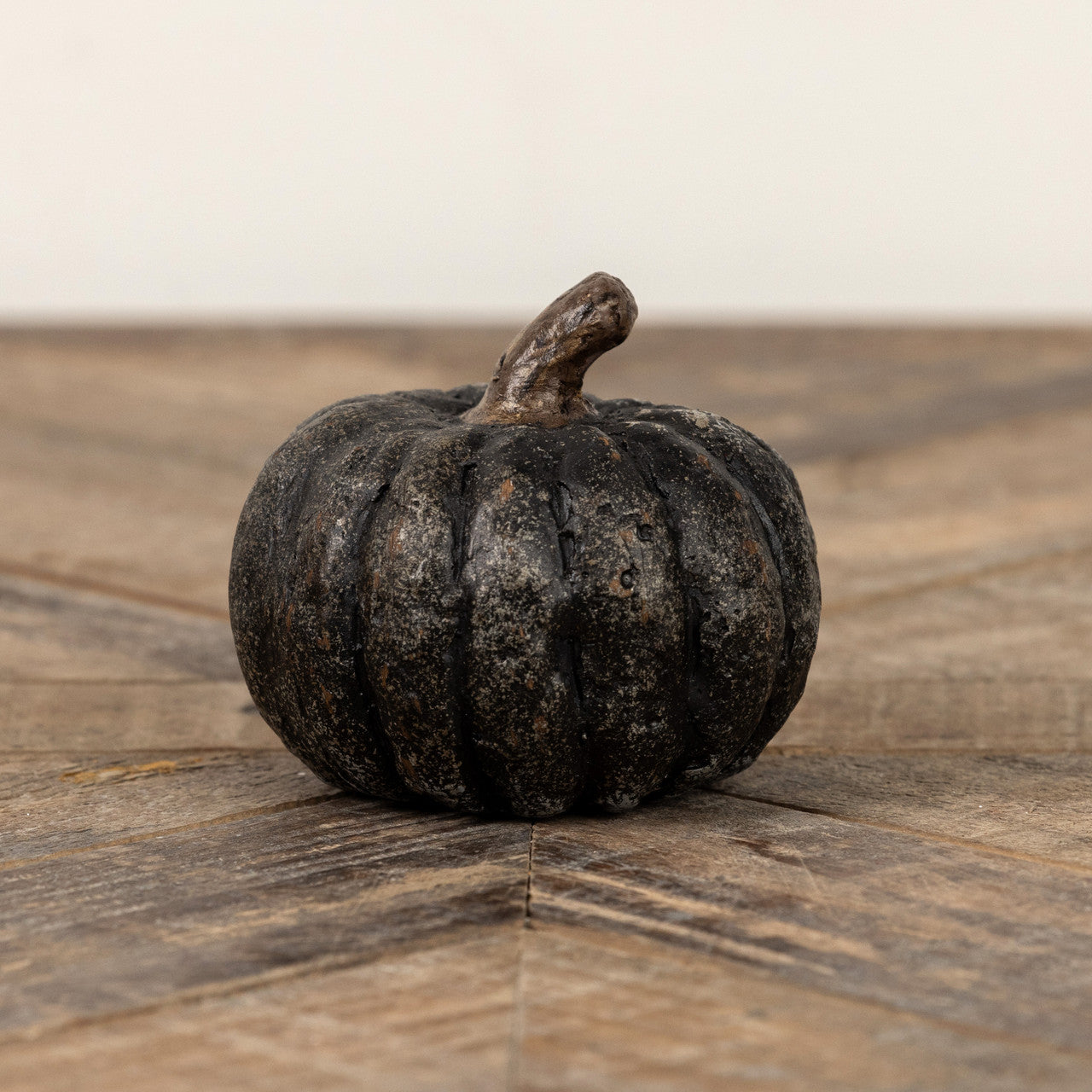 2.75" Black Pumpkin