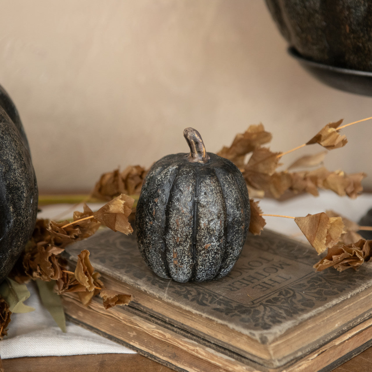 3.75" Black Pumpkin