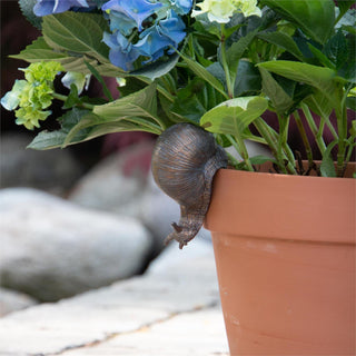 Snail Flowerpot Hugger
