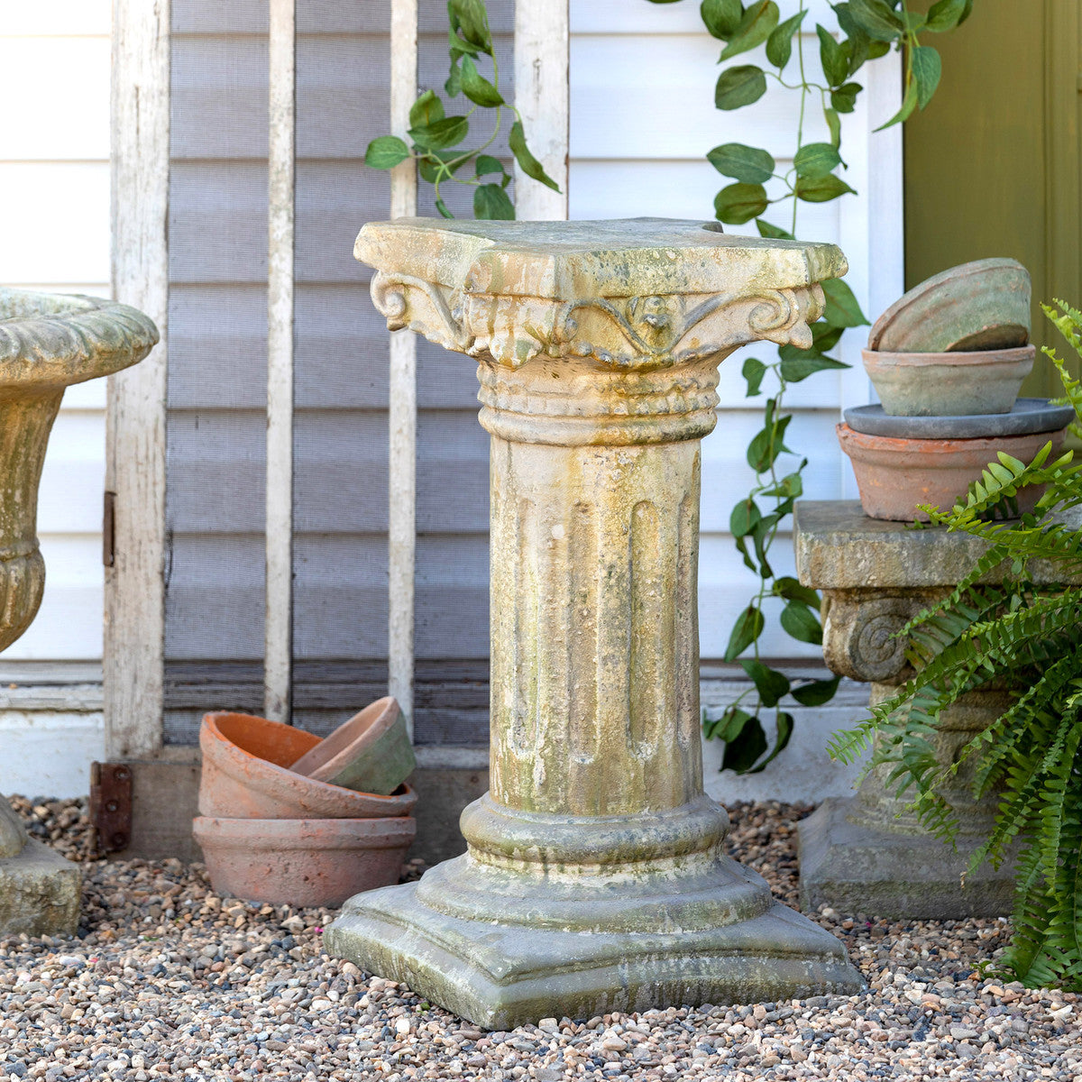 24" Courtyard Garden Pedestal