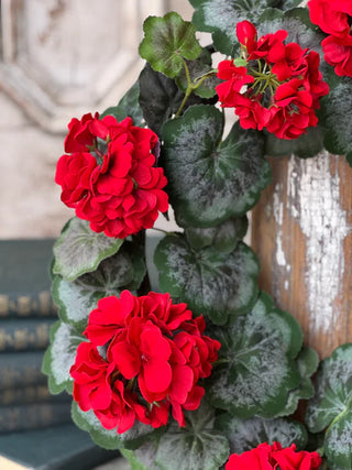 20" Jubilee Geranium Wreath