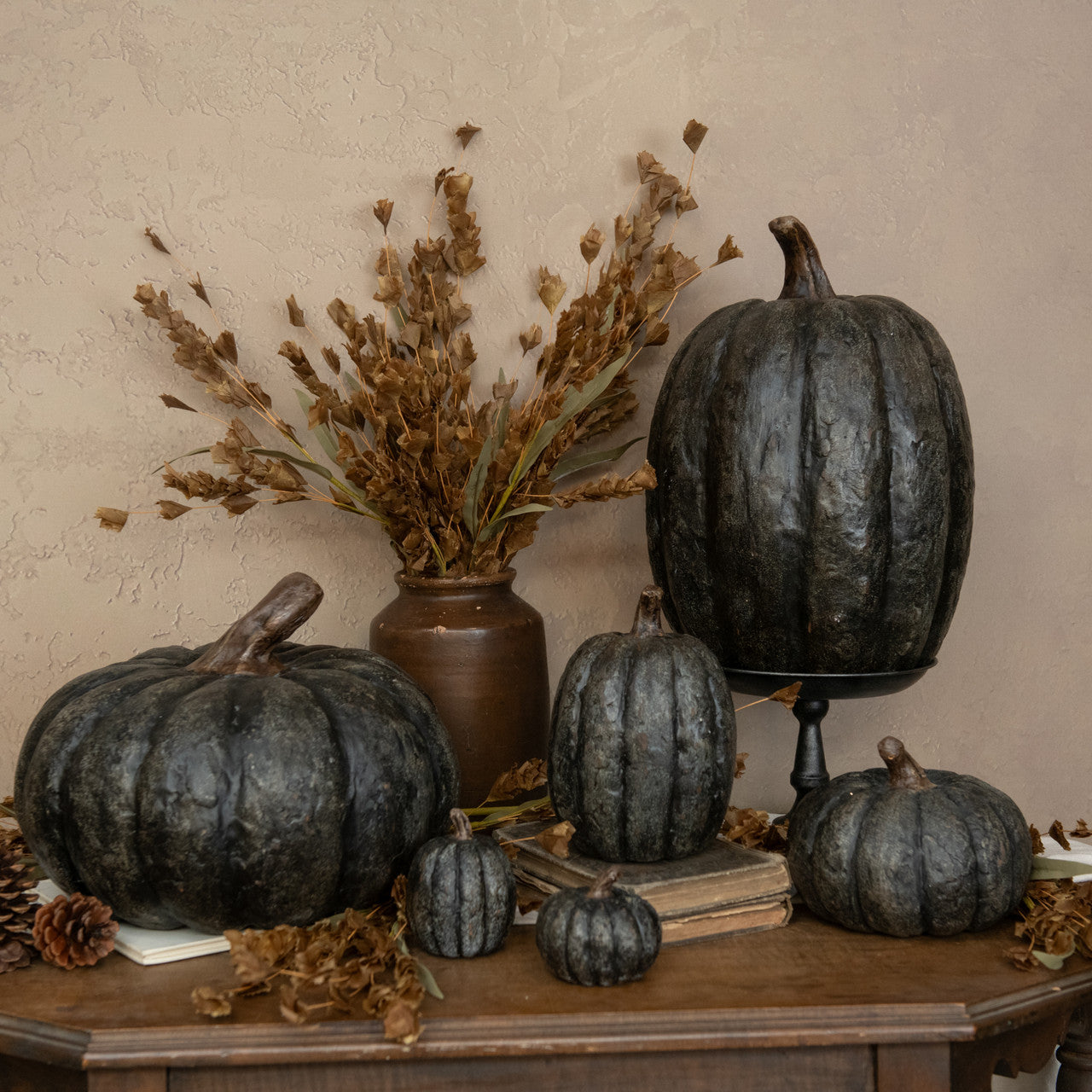 7.5" Black Pumpkin