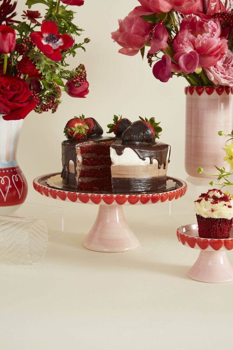 heart cake stand