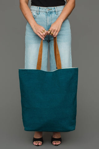 Christmas Scene Tote