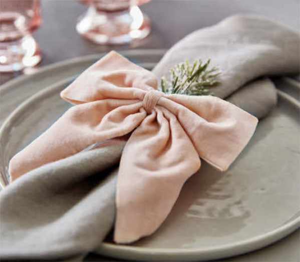 Set of 4 Crushed Velvet Bow Napkin Rings - Blush