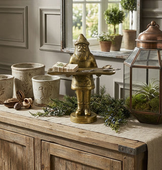 Saint Nick Dish Stand