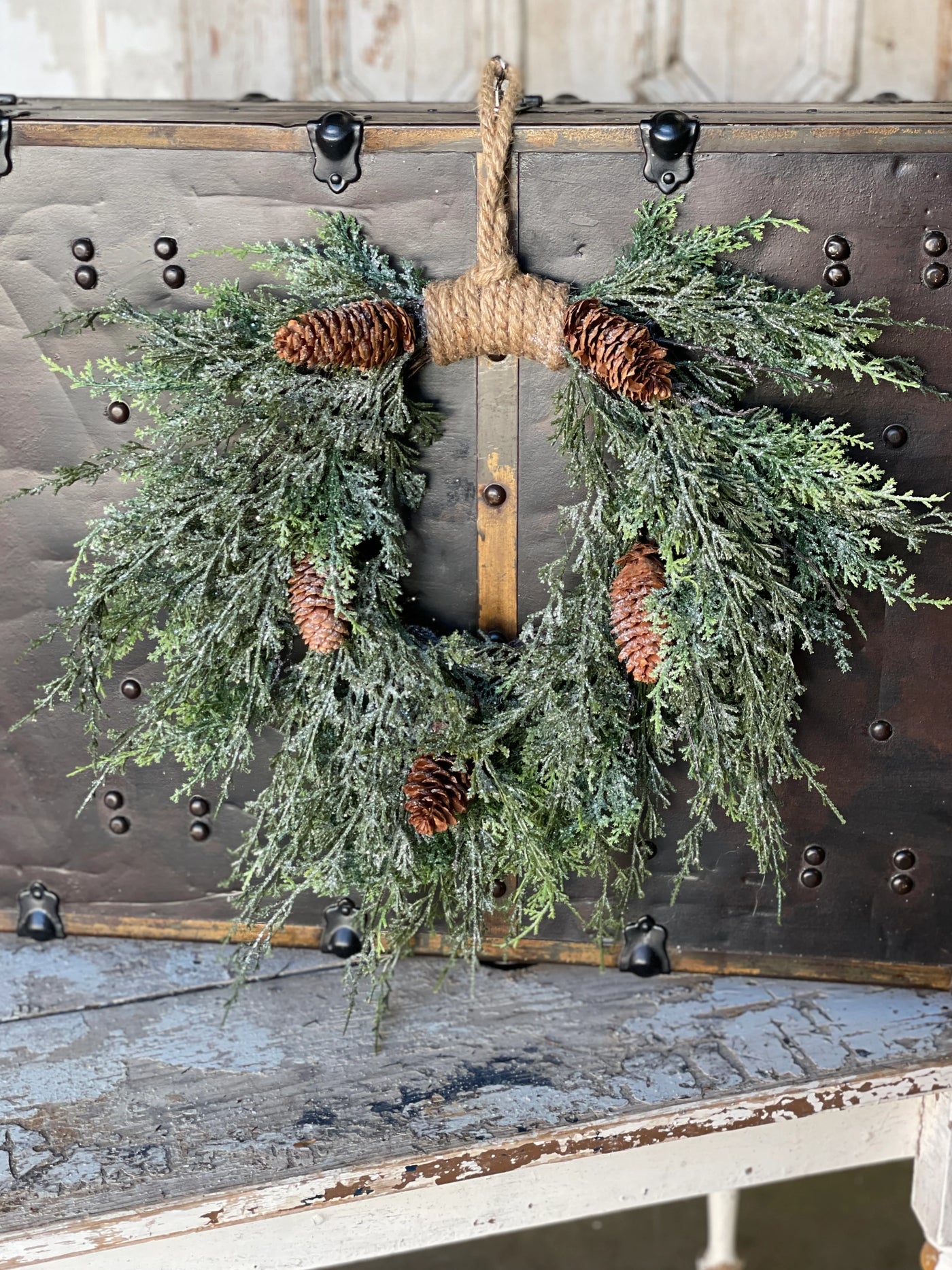 16" Silver Thread Cedar Wreath